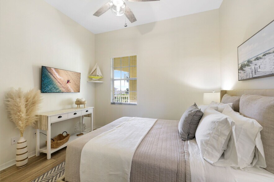 Building Photo - 1781 Four Mile Cove Pky