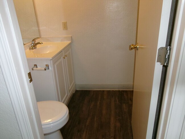 Building Photo - 3128