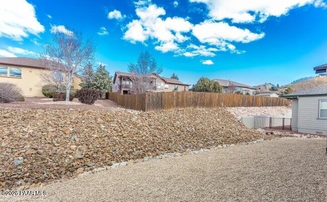 Building Photo - 488 Isabelle Ln