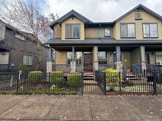 Primary Photo - 1460 NE Redspire Ln