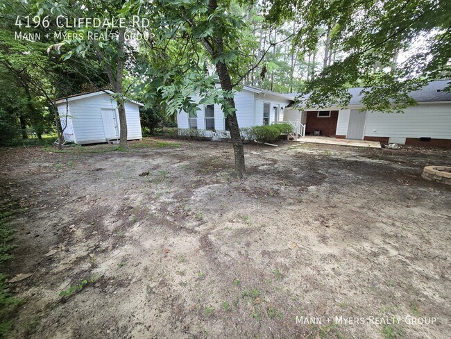 Building Photo - 4196 Cliffdale Rd