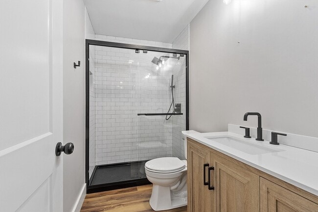 Building Photo - 18 Buttonwood Pl