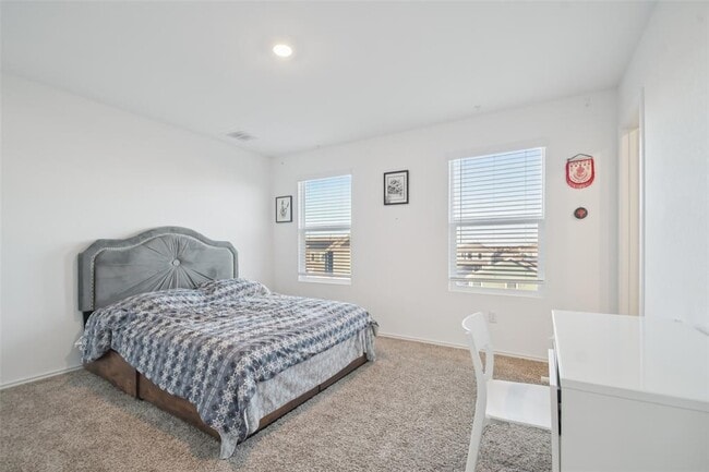 Building Photo - 857 Powell St