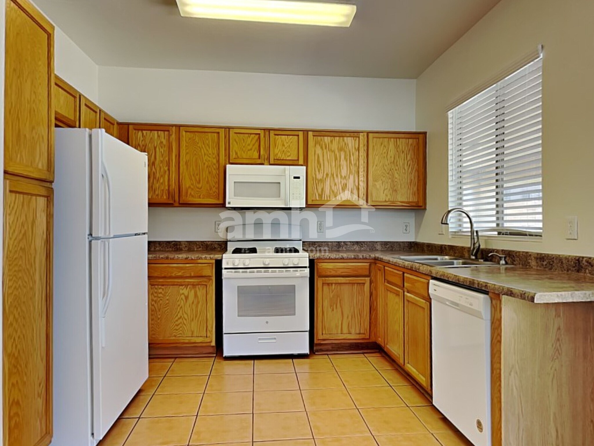 Building Photo - 11170 W Almeria Rd