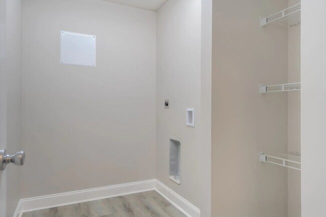 Building Photo - 3 Bed, 3 1/2 Bath, Close to I81 and US460