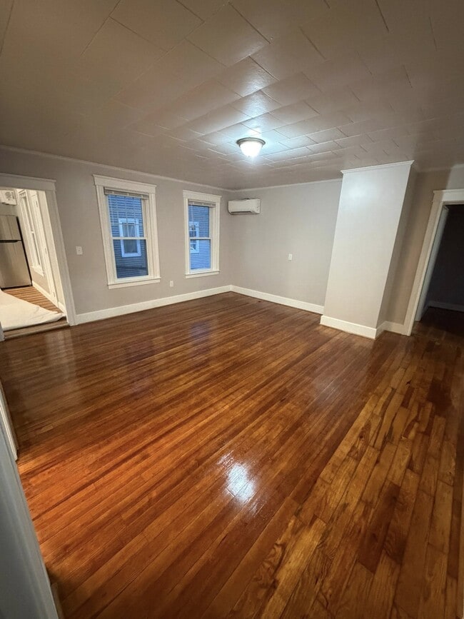 Building Photo - 936 S Main St