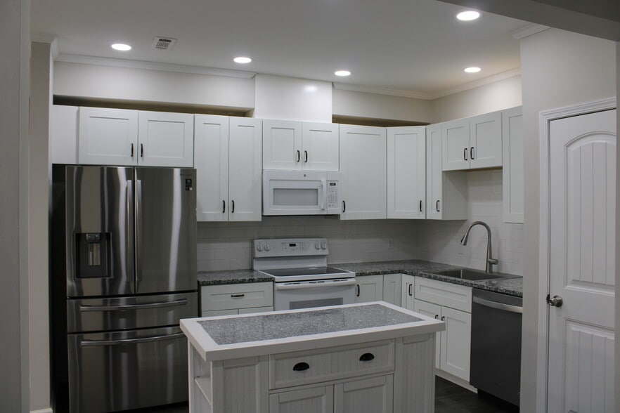 Basement - Kitchen 1 - 2940 Furlong Ct
