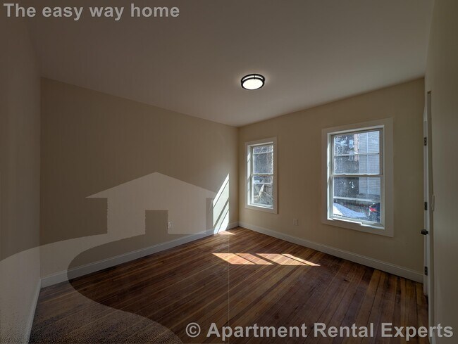 Building Photo - 5-7 Lowell Cir Unit #1