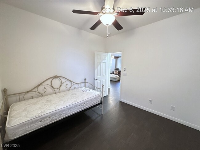 Building Photo - 1033 Fishing St