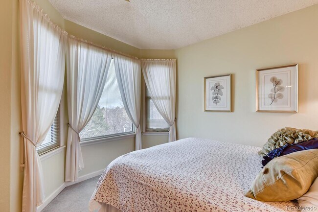 Building Photo - 5BR home in Cherry Creek Schools!