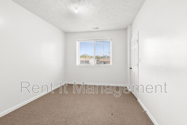 Building Photo - 7425 N 77th Ave