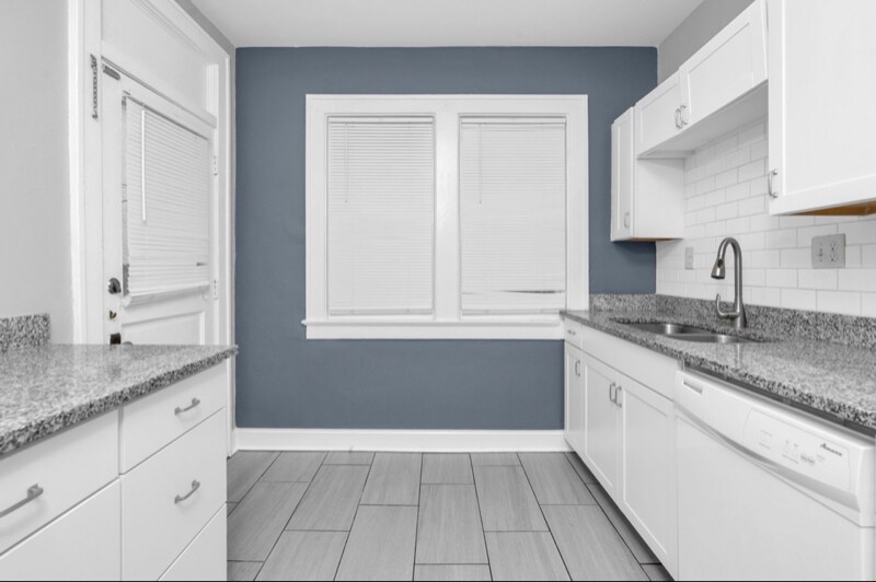 Building Photo - 1479 Bryden Rd