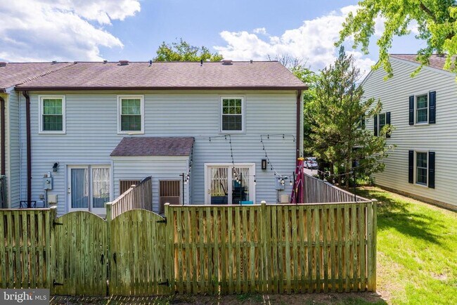 Building Photo - 5563 First Statesman Ln