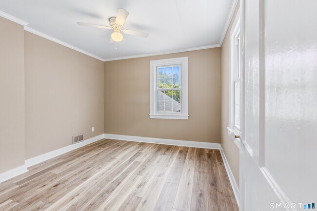 Building Photo - 238 Isinglass Rd