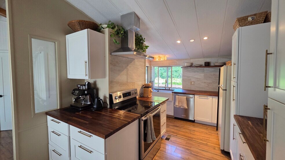 Newly renovated kitchen - 12306 67th Ave NE