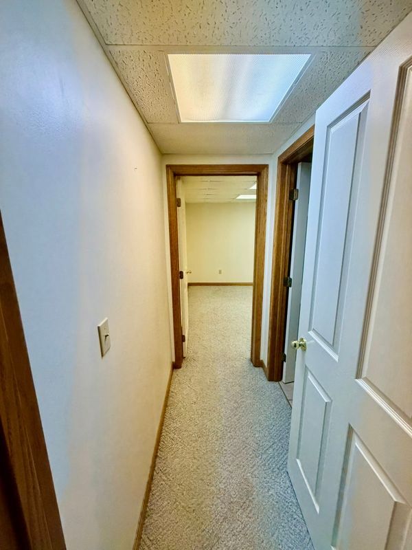 Building Photo - 2585 N Millbrook Rd
