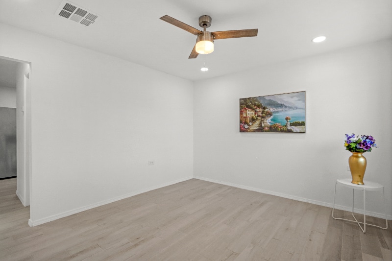 Building Photo - 9316 San Lorenzo Ave