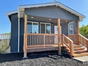 Building Photo - 02636