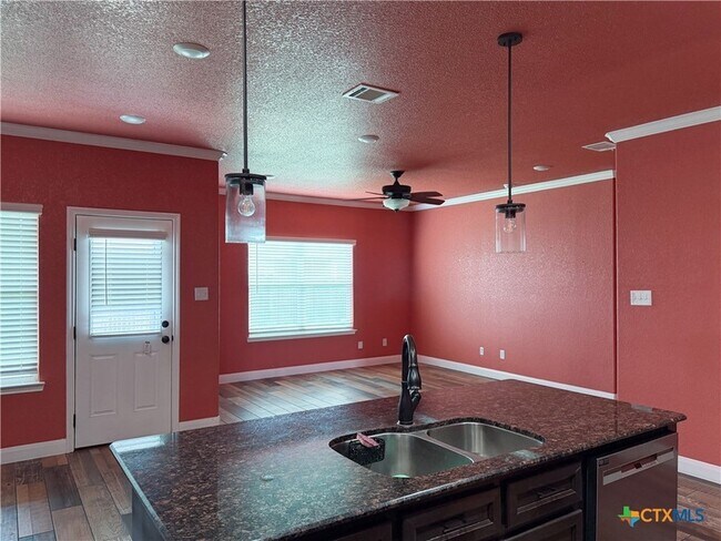 Building Photo - 1602 Flatland Trl