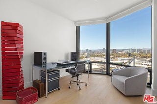 Building Photo - 211 Elm Ct