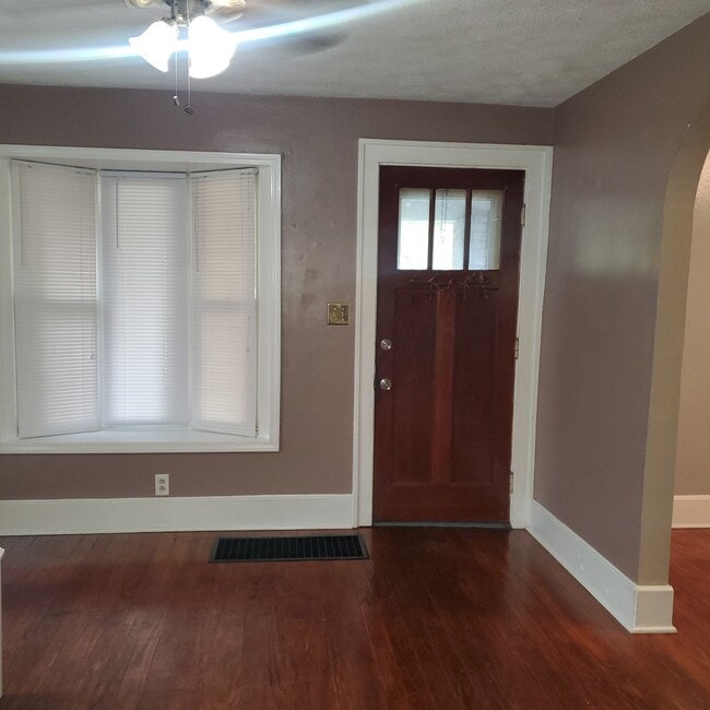 Building Photo - 1731 Highland St