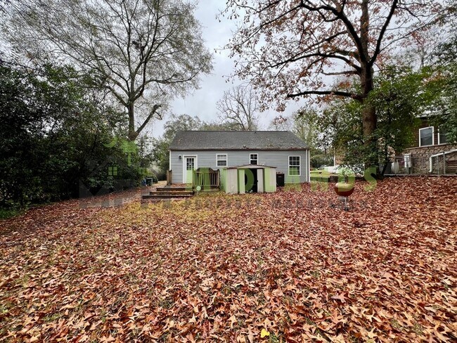 Building Photo - 3425 Manor Ave