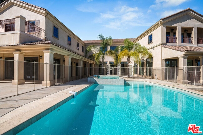 Building Photo - 17390 Tramonto Dr