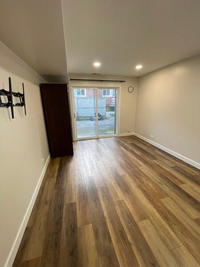 Building Photo - 1160 Osterman Ave