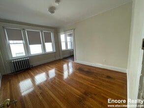 Building Photo - 1163 Boylston St