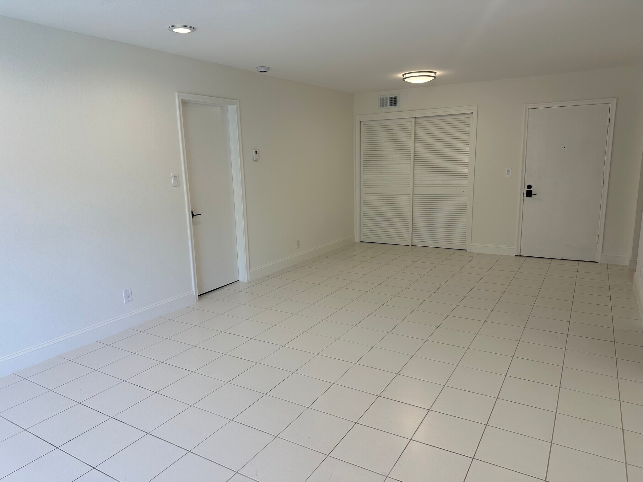 Building Photo - 1200 Mariposa Ave