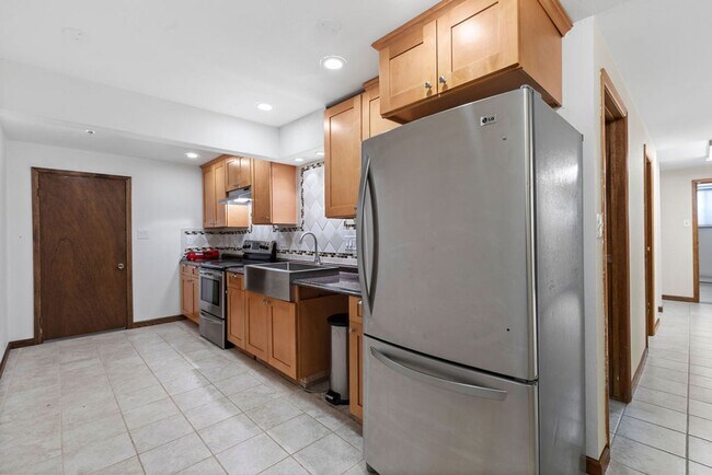 Building Photo - Beautiful 5-Bedroom + Office, 4-Bath Home in Northwest Fort Collins!