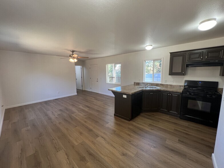 Building Photo - 8183 Wachtel Way