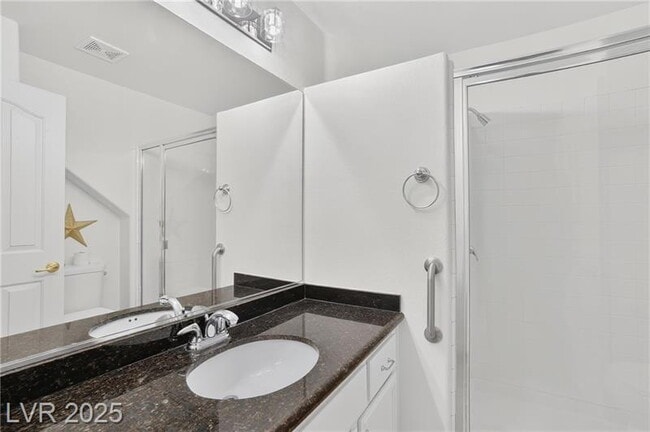 Building Photo - Exquisite 5-bed, 3-bath home w/ spacious 3-car garage offers luxurious living & effortless entert...