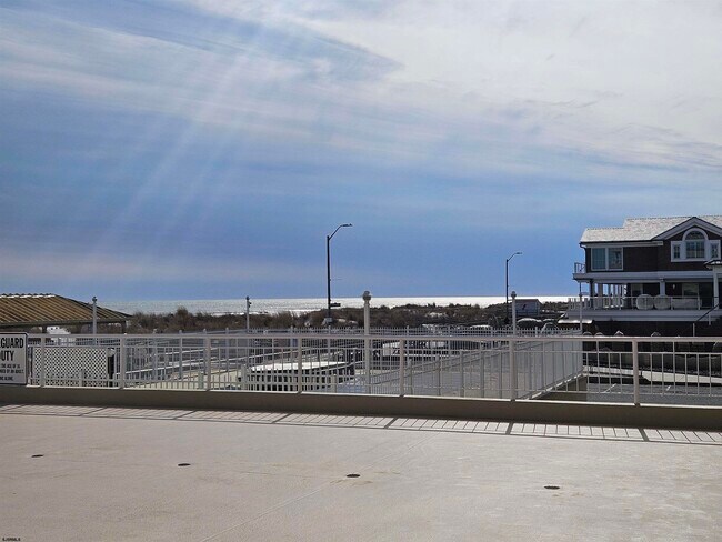 Building Photo - 6100 Boardwalk