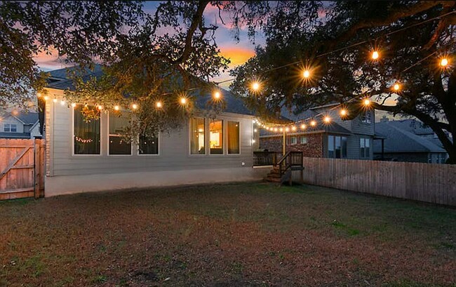 Building Photo - Spacious 4-Bedroom, 3-Bath Two-Story Home in Boerne