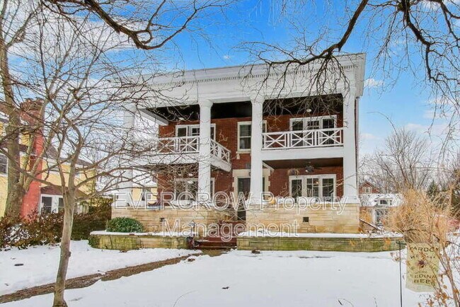 Building Photo - 945 Woodruff Place Middle Dr