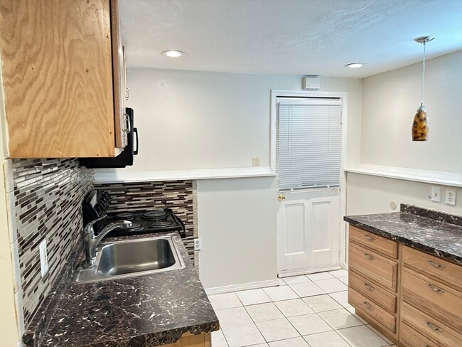 Building Photo - 33 Curry Cir