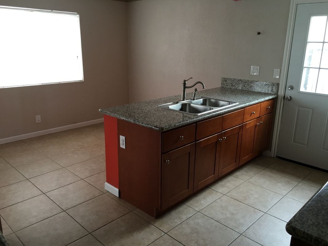 Building Photo - 642-648 W. 3rd St.