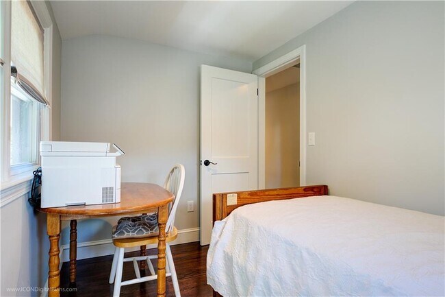 Building Photo - 18 Sylvan Ter