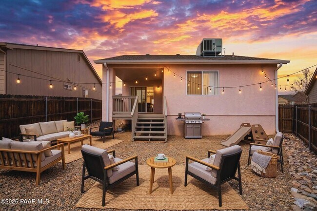 Building Photo - 8415 E Leigh Dr