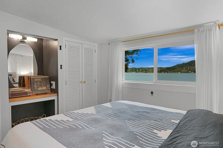 Building Photo - 2562 Lake Whatcom Blvd