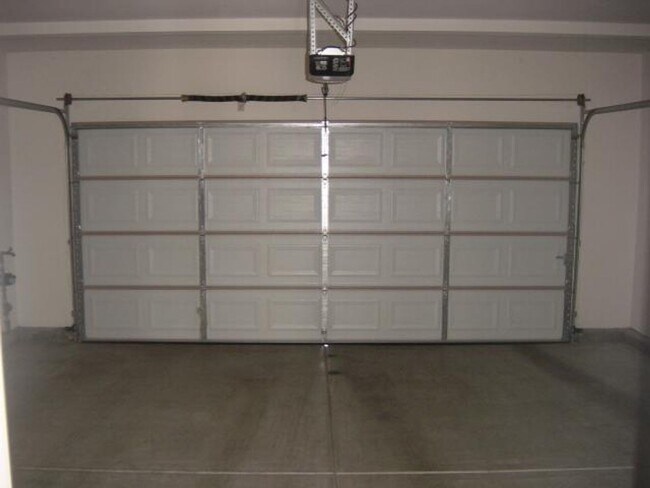 Building Photo - Jeffries Ranch Townhome