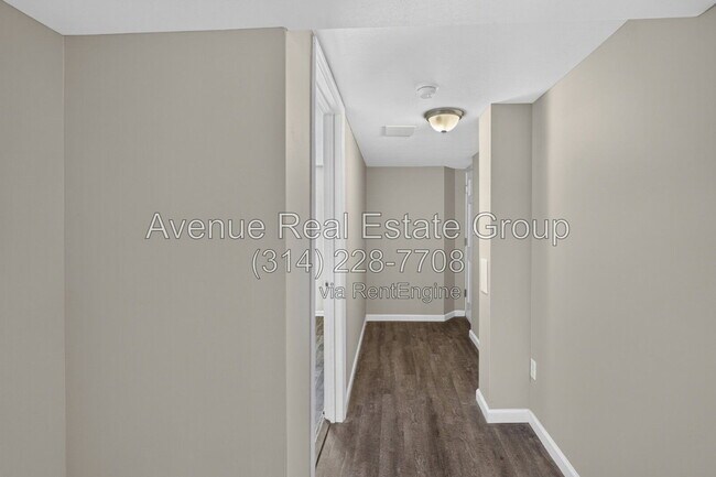Building Photo - 6 The Knolls Ln