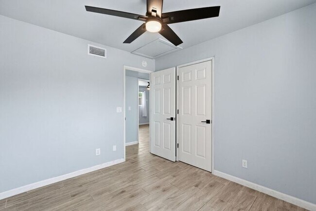 Building Photo - Spacious 3BR/2BA Tucson Retreat with 2-Car Garage & Expansive Patio