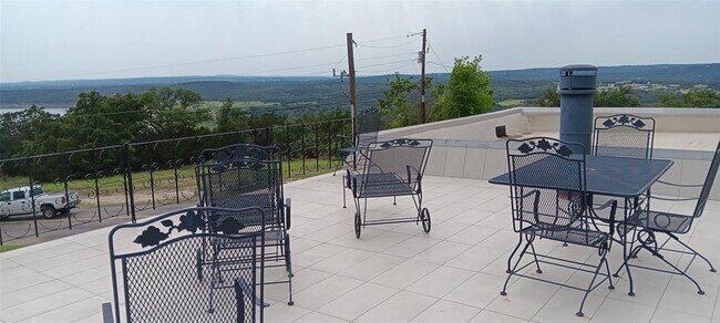 Building Photo - 5918 Lago Vista Way