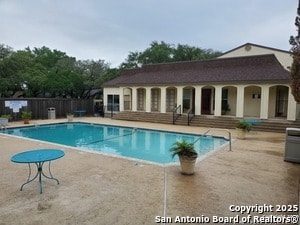 Building Photo - 8702 Village Dr