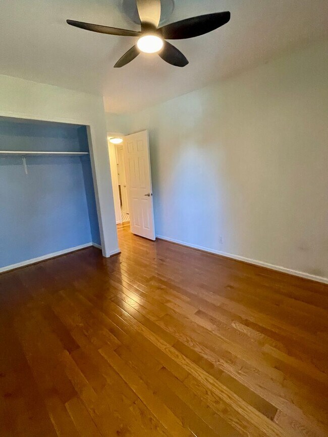 Building Photo - 515 Basswood Ave