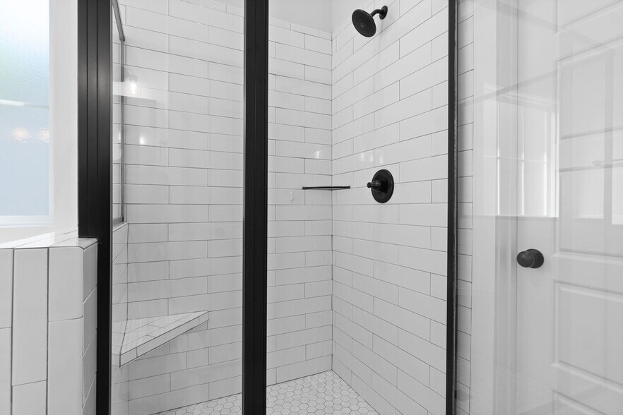 Building Photo - 1022 Brightwood Ct