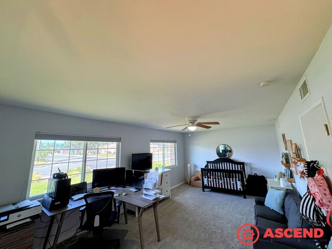 Building Photo - Lovely Home In Olive Dr Area!