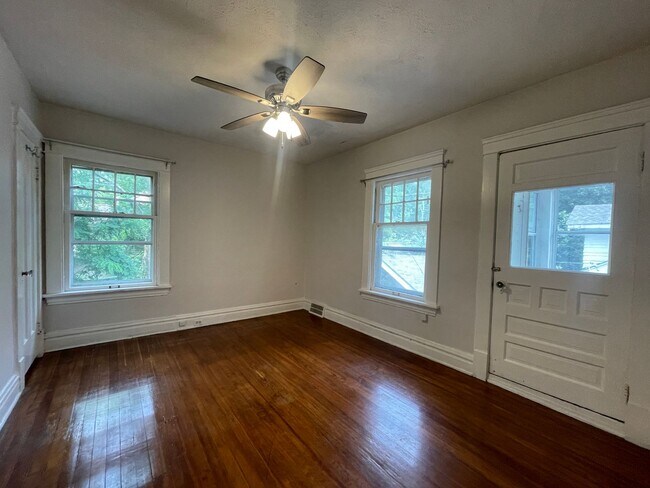 Building Photo - 1725 Compton Rd